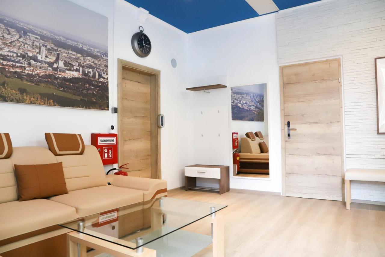 «Go West» Guest Rooms Вена Экстерьер фото