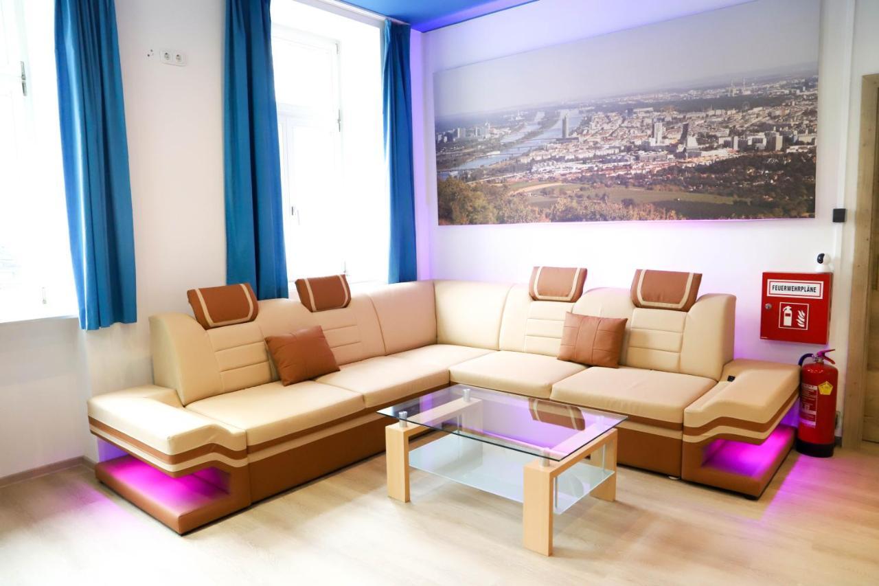 «Go West» Guest Rooms Вена Экстерьер фото