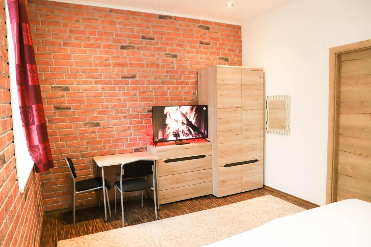 «Go West» Guest Rooms Вена Экстерьер фото