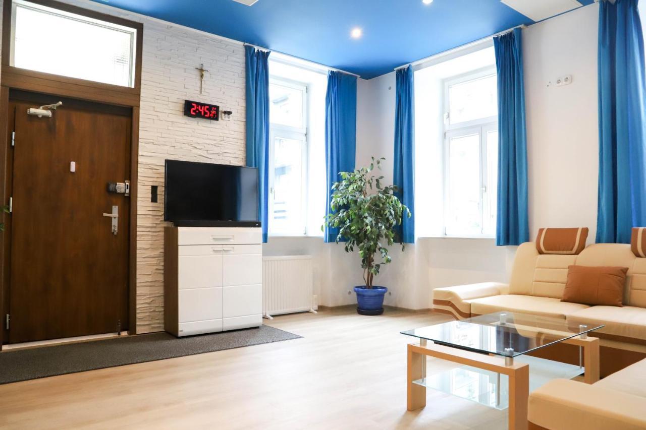 «Go West» Guest Rooms Вена Экстерьер фото