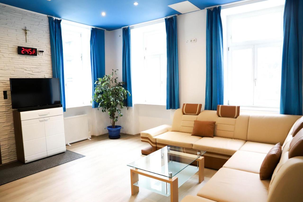 «Go West» Guest Rooms Вена Экстерьер фото